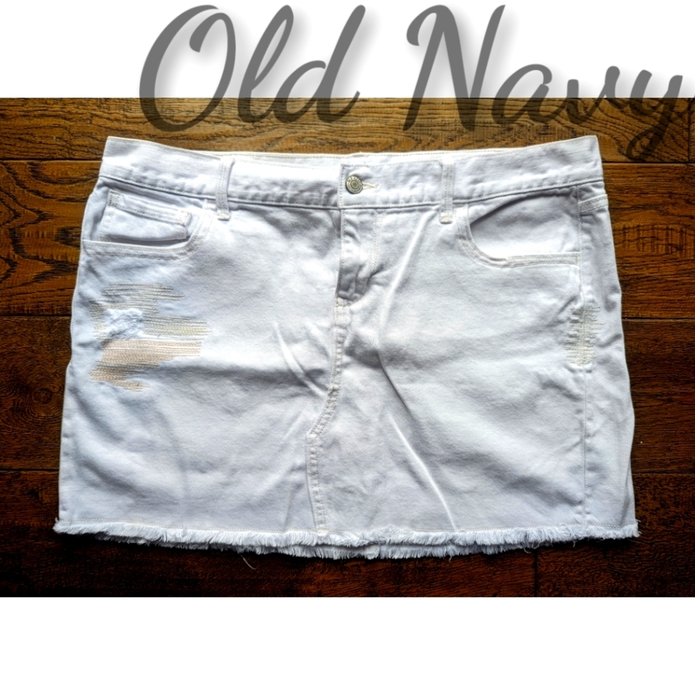 Old Navy White Jean Skirt with Stitching Details